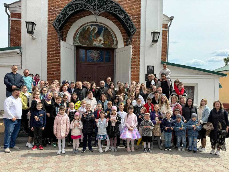 В праздник Светлого Христова Воскресения в Центре «Светоч» прошло мероприятие «Встань за веру, Русская Земля!»