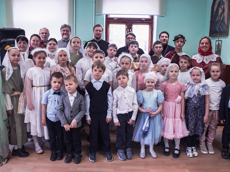 В воскресной школе Никольского храма г. Липецка прошел Пасхальный утренник