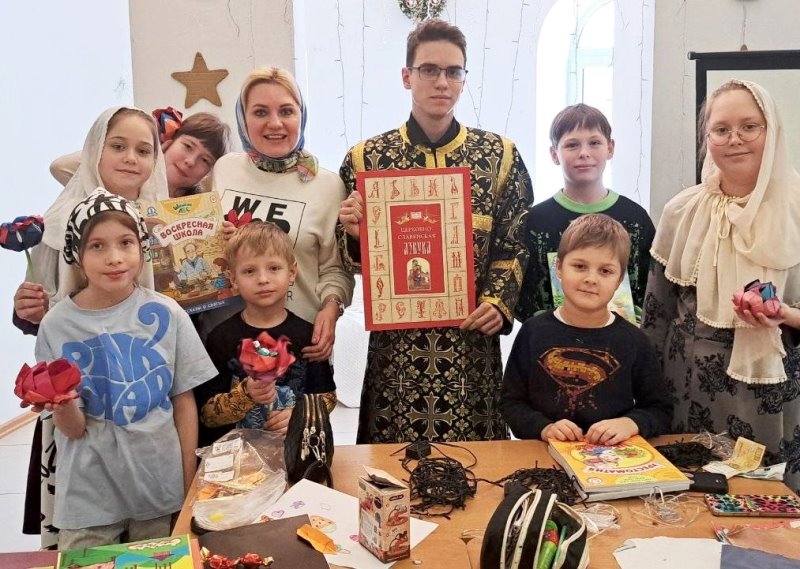 В воскресной школе храма преподобного Серафима Саровского г. Липецка прошло мероприятие в честь Дня православной книги