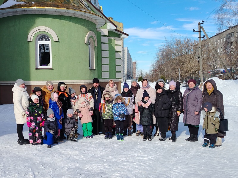 В Прощеное воскресенье в храме преподобного Серафима Саровского г. Липецка прошли масленичные гулянья