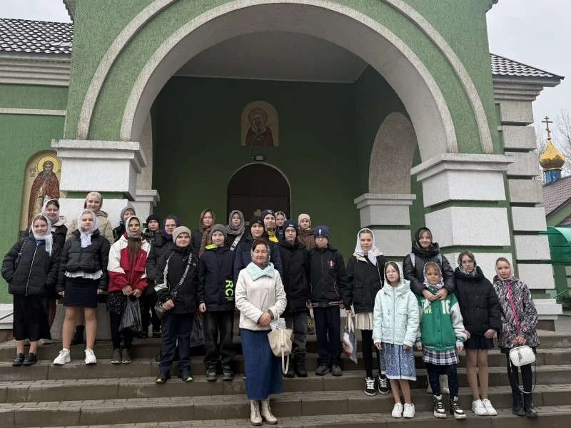 На Светлой седмице учащиеся МБОУ СШ №14 г. Липецка посещали богослужения в храме прп. Серафима Саровского г. Липецка