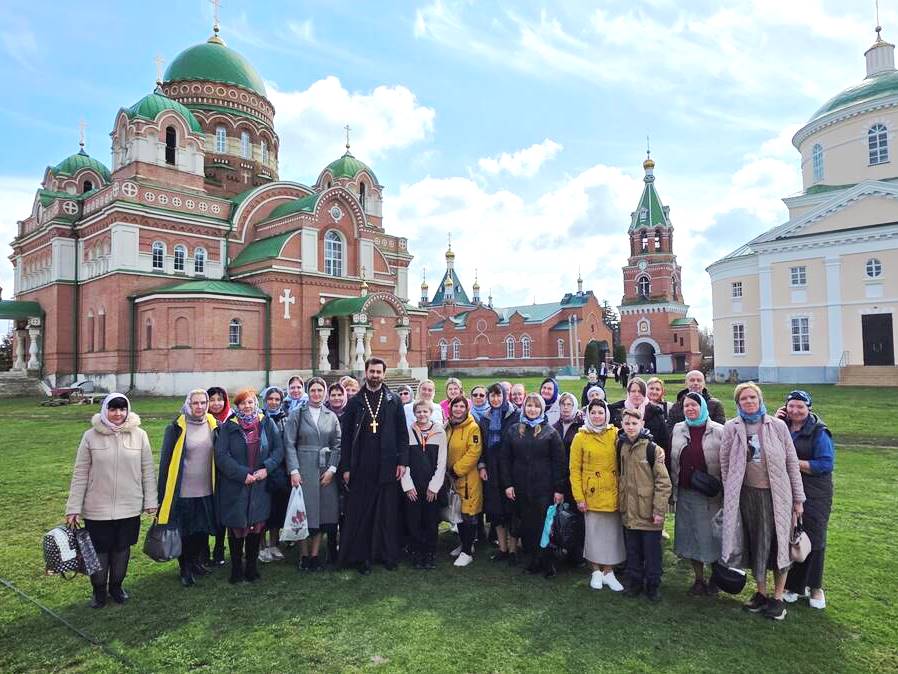 В рамках реализации проекта Христо-Рождественского кафедрального собора &laquo;Крепкая семья &mdash; основа государства&raquo; состоялась паломническая и экскурсионная поездка